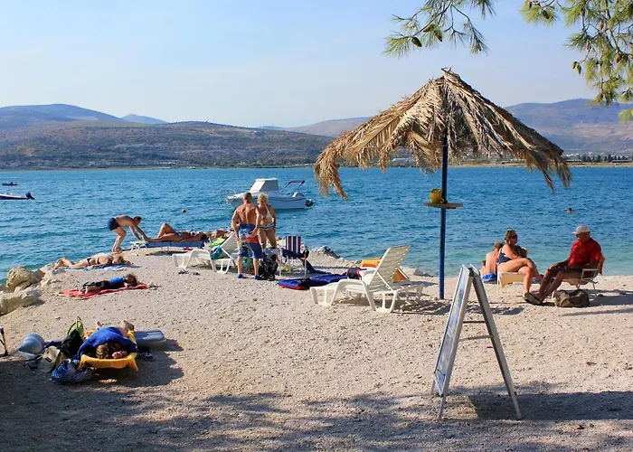 Апартаменти With Swimming Pool Mastrinka, Ciovo - 11717 *