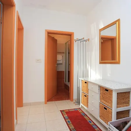 Διαμέρισμα With Swimming Pool Mastrinka, Ciovo - 11717 *